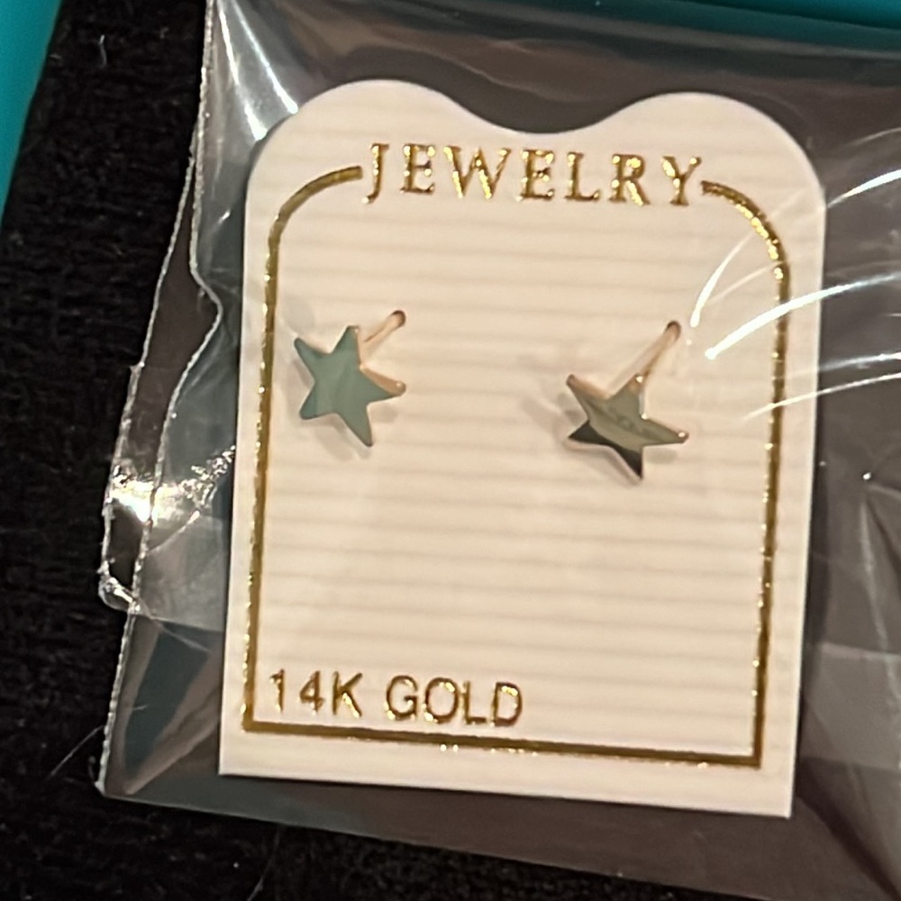 Love earring 14kt gold star earrings with screw backs - Picture 3 of 5